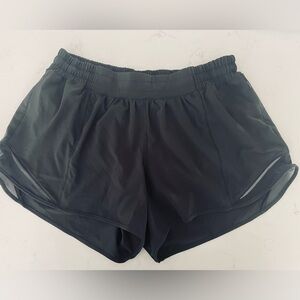 Lululemon Hotty Hot Lined 4” shorts